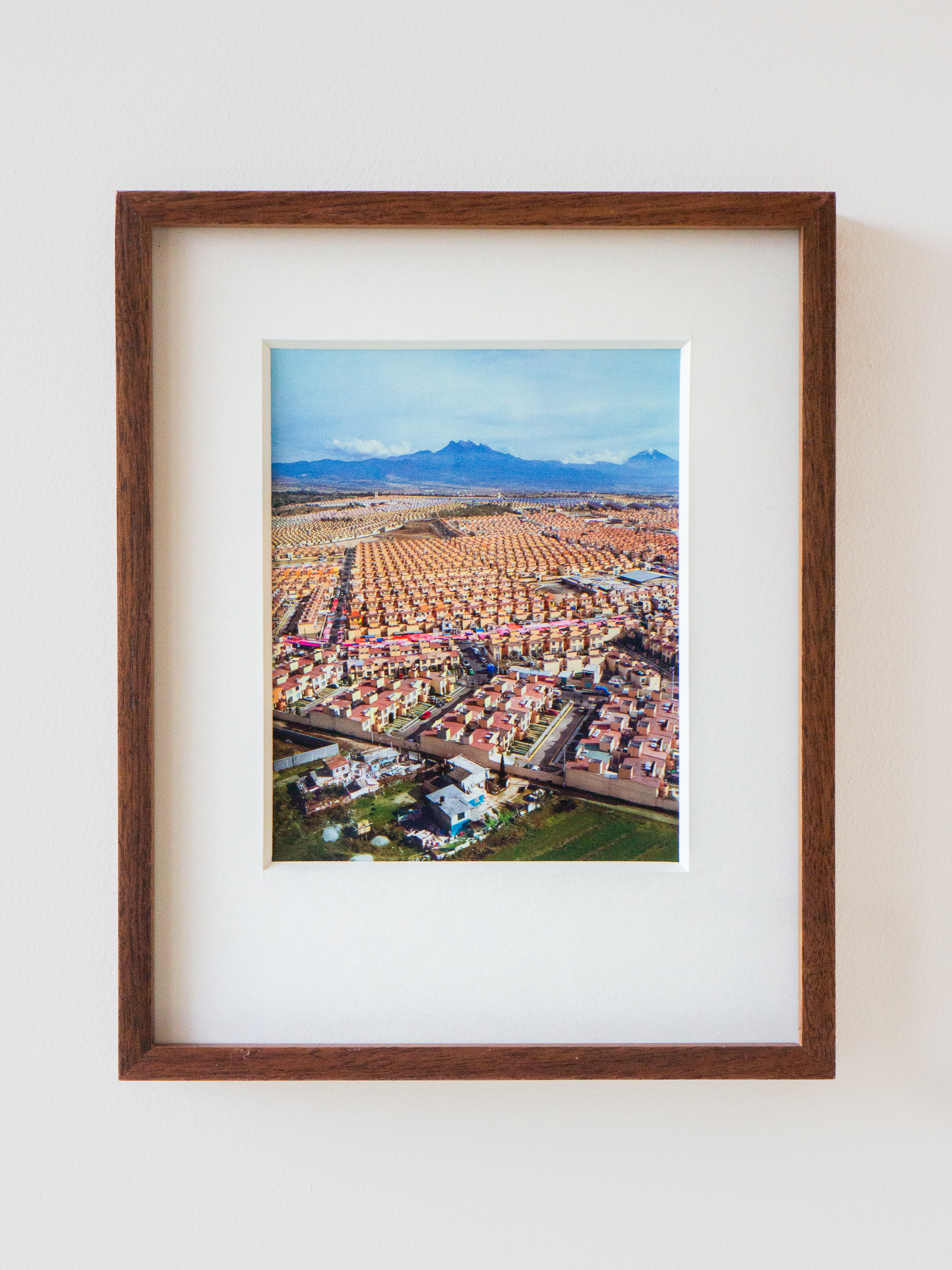 Colindancia de Desarrollo Autogestionado, Vivienda Social y Sembradío Ejidal, Estado de México — Livia Corona Benjamín