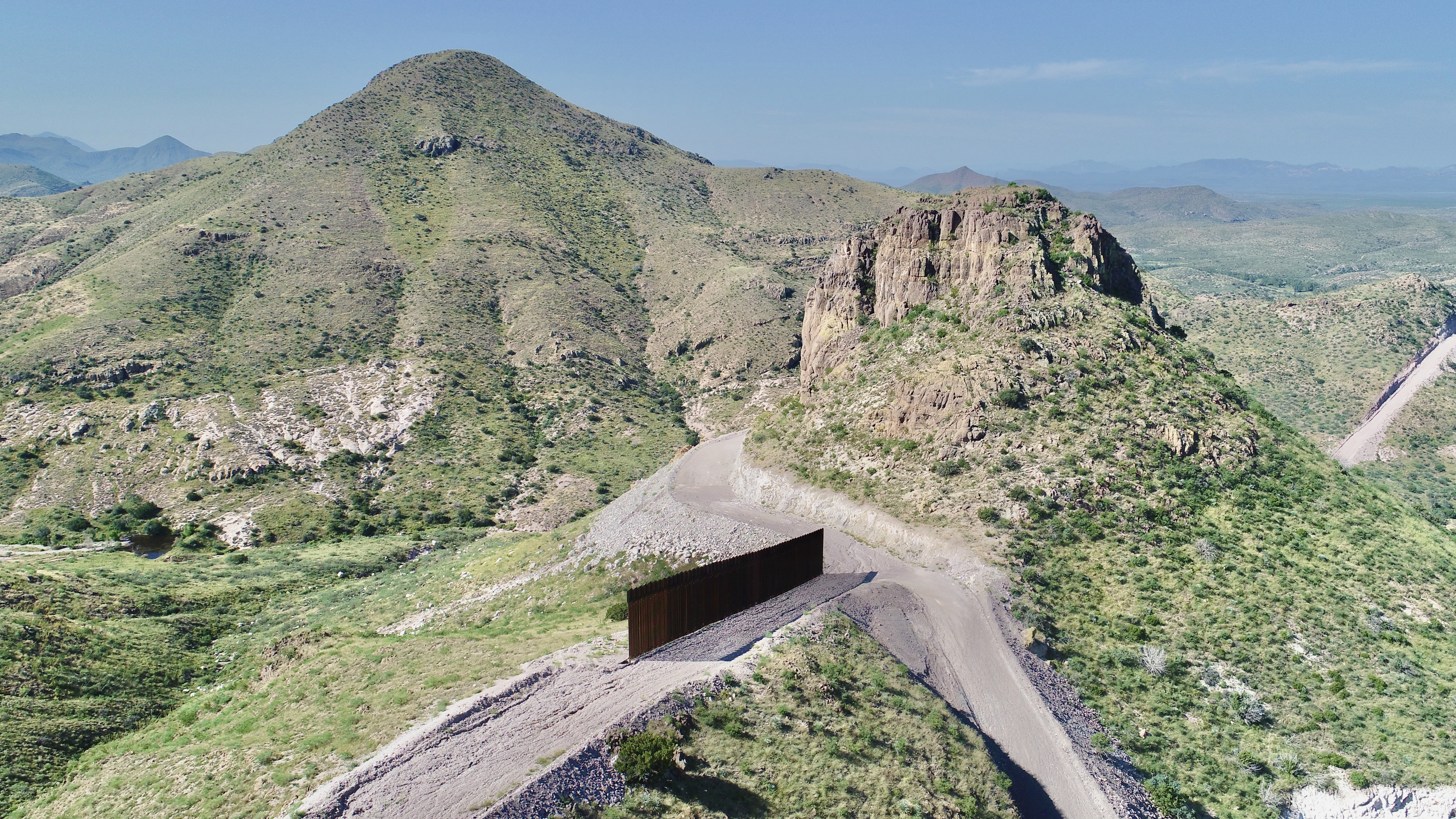 La sombra de la tierra — Miguel Fernández de Castro